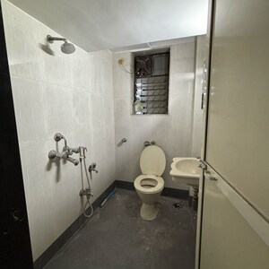 Bathroom in 1 BHK Apartment at Jyoti Complex, Santosh Nagar – for Rent
