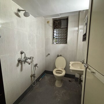 Bathroom in 1 BHK Apartment at Jyoti Complex, Santosh Nagar – for Rent