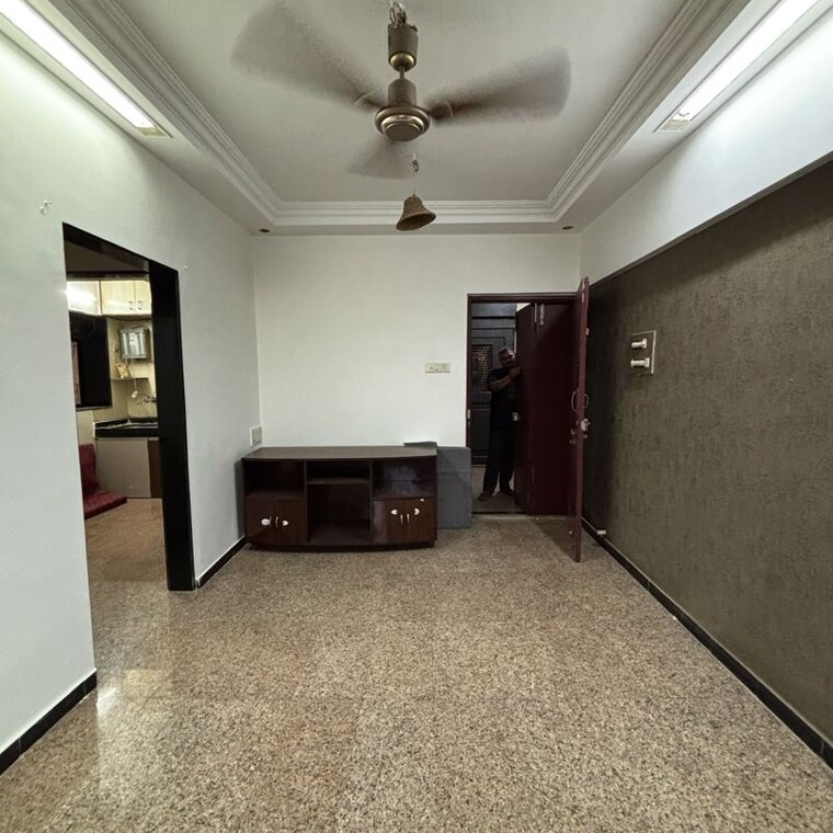 Room, jyoti-complex 1 Bedroom 425 Sq.Ft. Apartment In Santosh Nagar Mumbai 9932639