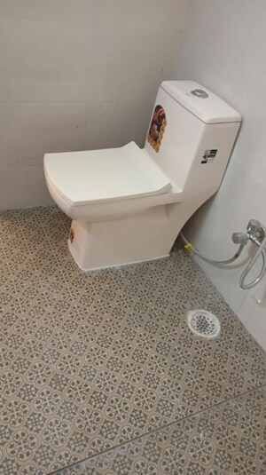 Bathroom in 3 BHK Apartment at Parsvnath Gardenia, Sector 61 – for Rent