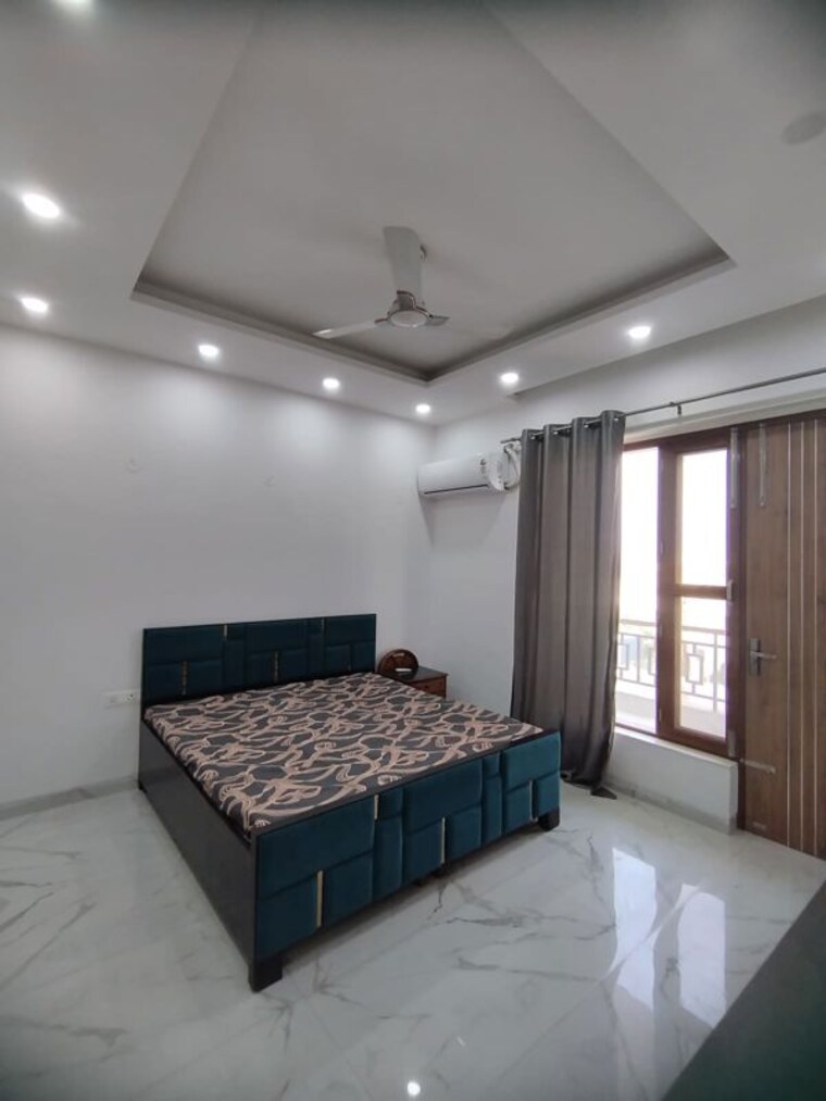 Bedroom, sushant lok iii 3 Bedroom 240 Sq.Yd. Builder Floor In Sushant Lok Iii Gurgaon 9932643