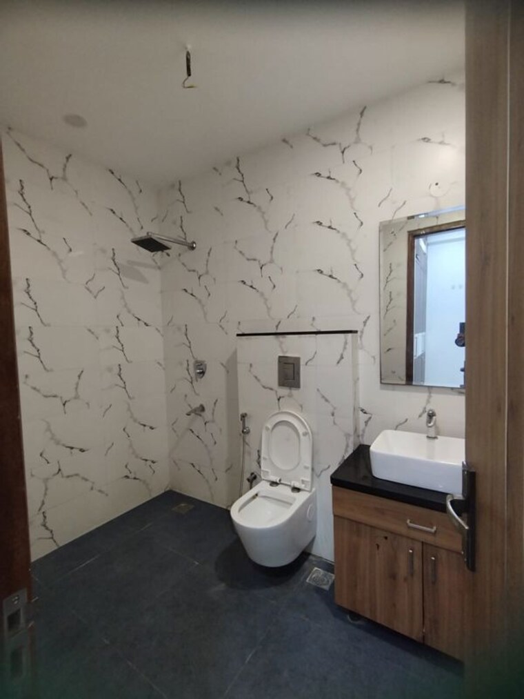 Bathroom, sushant lok iii 3 Bedroom 240 Sq.Yd. Builder Floor In Sushant Lok Iii Gurgaon 9932643