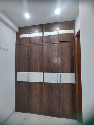 Furnished Amenities in 3 BHK Builder Floor at Sushant Lok Iii – for Rent