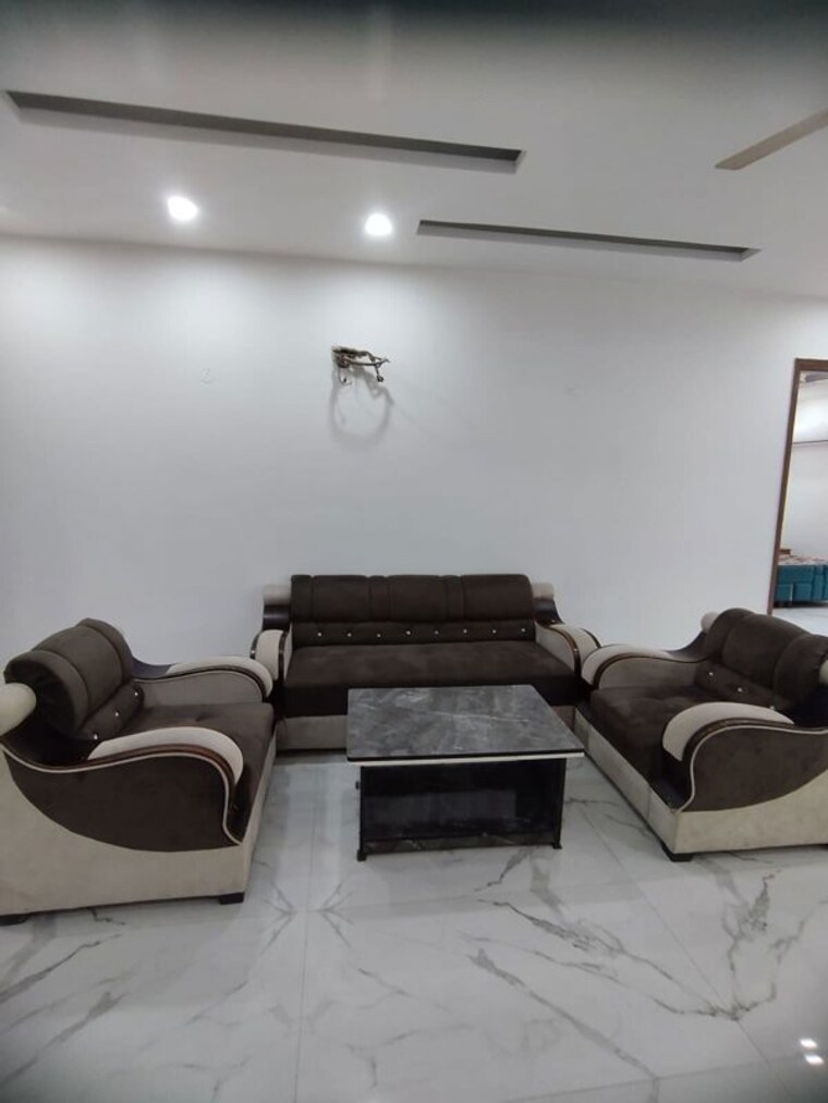 Living Room, sushant lok iii 3 Bedroom 240 Sq.Yd. Builder Floor In Sushant Lok Iii Gurgaon 9932643