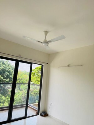 Room in 2 BHK Apartment at Kumar Palmsprings, Undri – for Sale