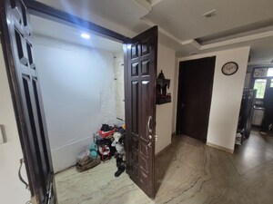 Parking in 3 BHK Apartment at Green Park – for Rent