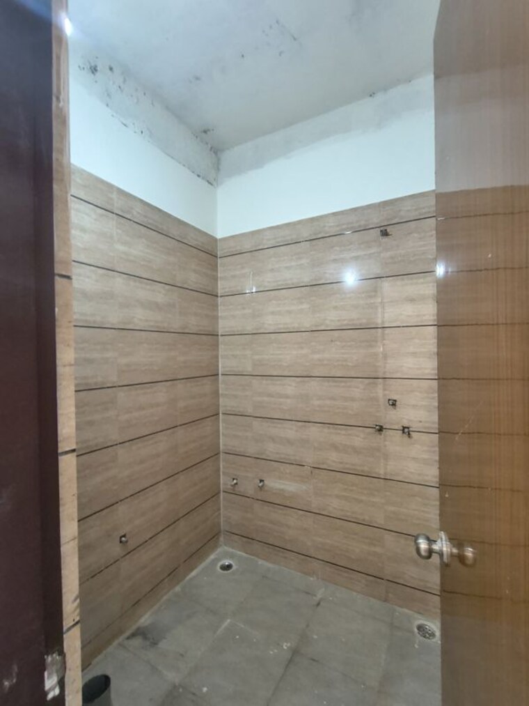 Bathroom, green-home 4 Bedroom 1700 Sq.Ft. Builder Floor In Sector 73 Noida 9932688