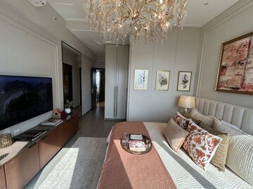 Room in 3 BHK Apartment at Piramal Mahalaxmi, Mahalaxmi – for Sale