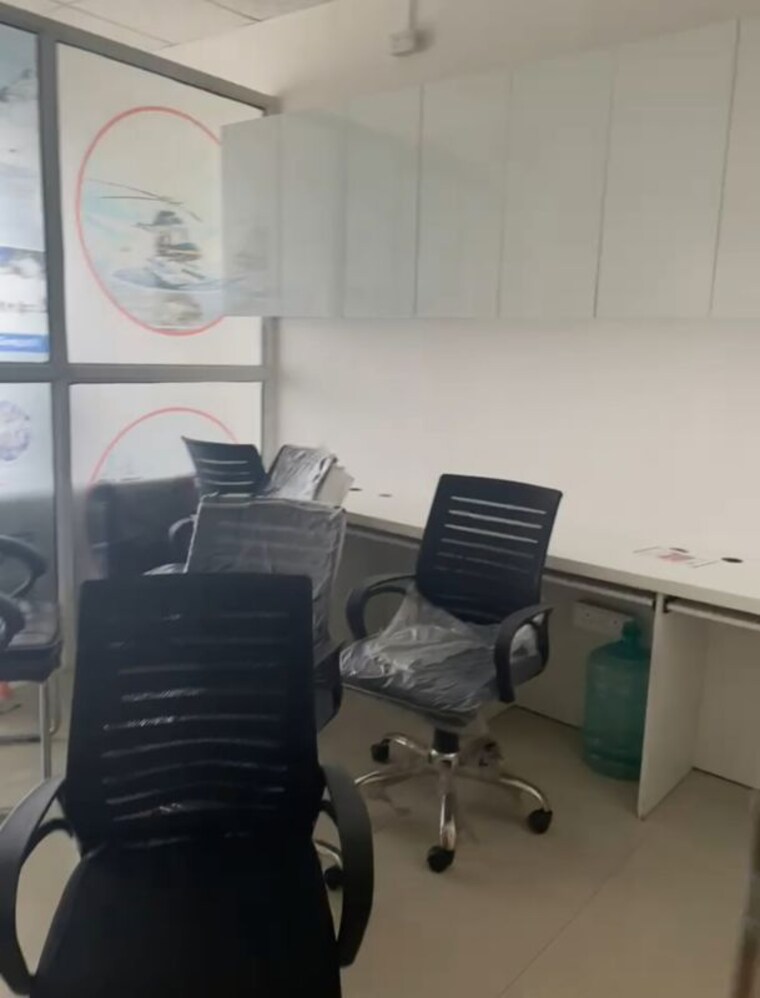 Team Area, gaur-city-mall Commercial Office Space 380 Sq.Ft. In Sector 4 Greater Noida Greater Noida 9932716