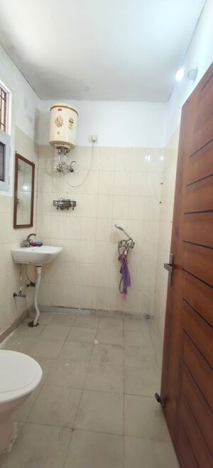 Bathroom in 2.5 BHK Builder Floor at Ansal Plaza Sector-23, Sector 23 – for Rent