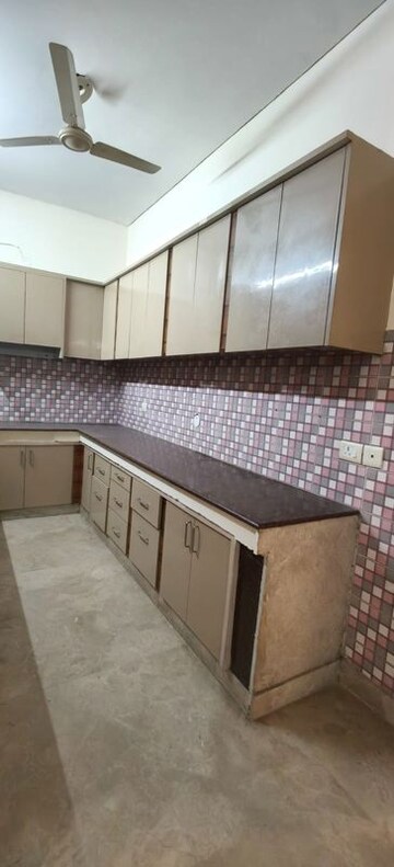 Kitchen in 2.5 BHK Builder Floor at Ansal Plaza Sector-23, Sector 23 – for Rent
