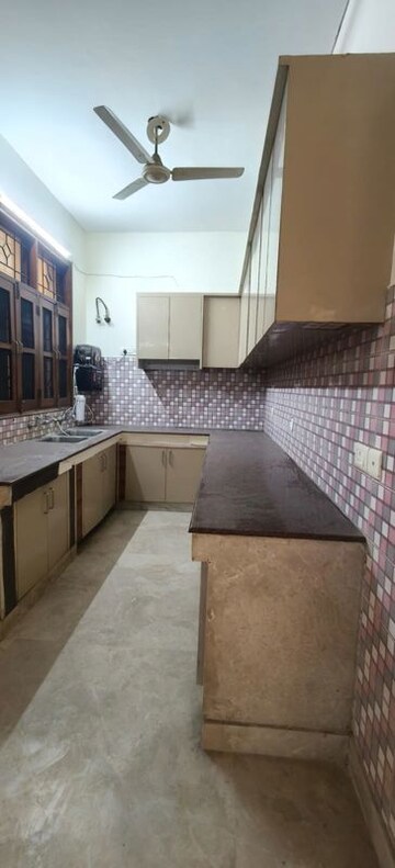 Kitchen in 2.5 BHK Builder Floor at Ansal Plaza Sector-23, Sector 23 – for Rent