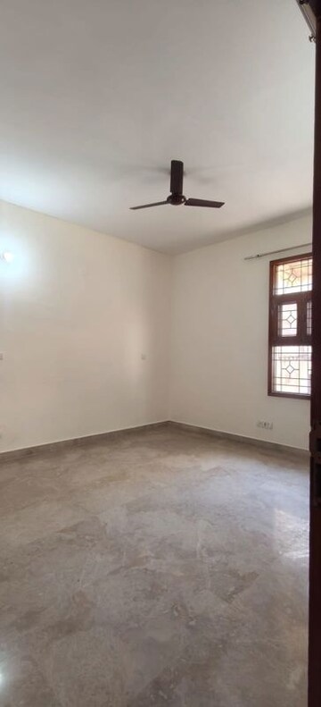 Room in 2.5 BHK Builder Floor at Ansal Plaza Sector-23, Sector 23 – for Rent