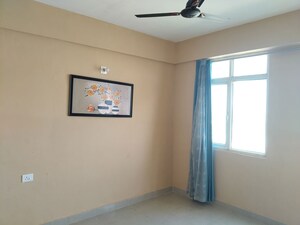 Room in 2 BHK Apartment at Suncity Avenue 76, Sector 76 – for Sale