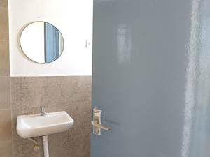 Bathroom in 2 BHK Apartment at Suncity Avenue 76, Sector 76 – for Sale