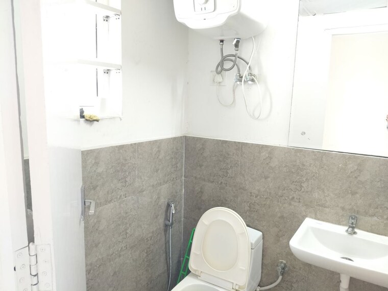Bathroom, suncity-avenue-76 2 Bedroom 626 Sq.Ft. Apartment In Sector 76 Gurgaon 9932736