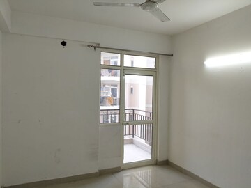 Room in 2 BHK Apartment at Suncity Avenue 76, Sector 76 – for Sale