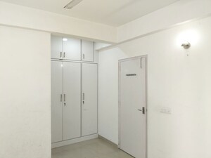 Room in 2 BHK Apartment at Suncity Avenue 76, Sector 76 – for Sale