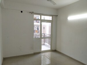 Room in 2 BHK Apartment at Suncity Avenue 76, Sector 76 – for Sale