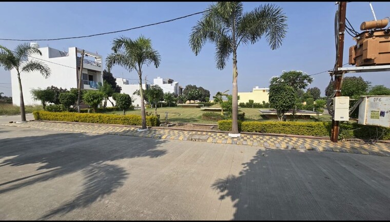 Garden, ab bypass road Commercial Land 6200 Sq.Ft. In Ab Bypass Road Indore 9932748