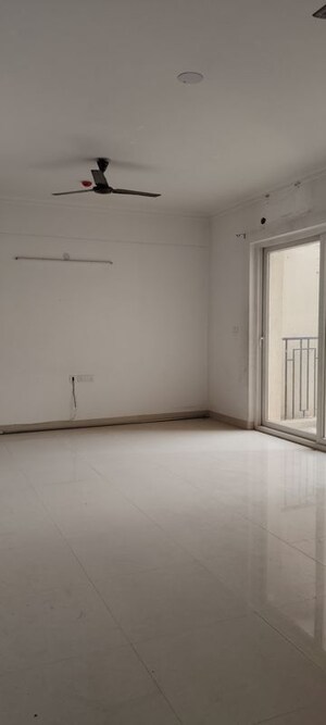Room in 3 BHK Apartment at ATS Dolce, Zeta I Greater Noida – for Sale
