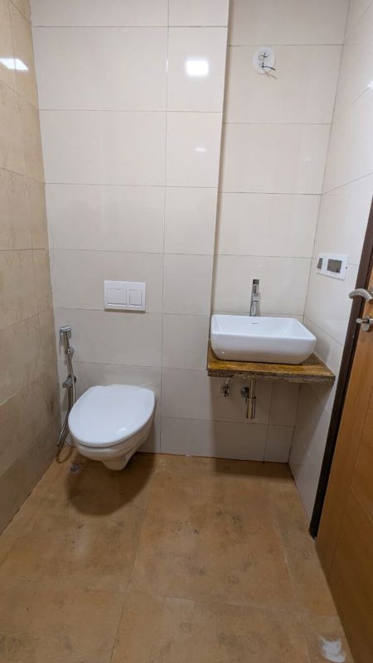 Bathroom, ekta-tripolis 2 Bedroom 970 Sq.Ft. Apartment In Goregaon West Mumbai 9932776
