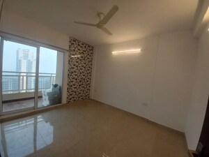 Room in 3 BHK Apartment at Elite Golf Green, Sector 79 – for Rent