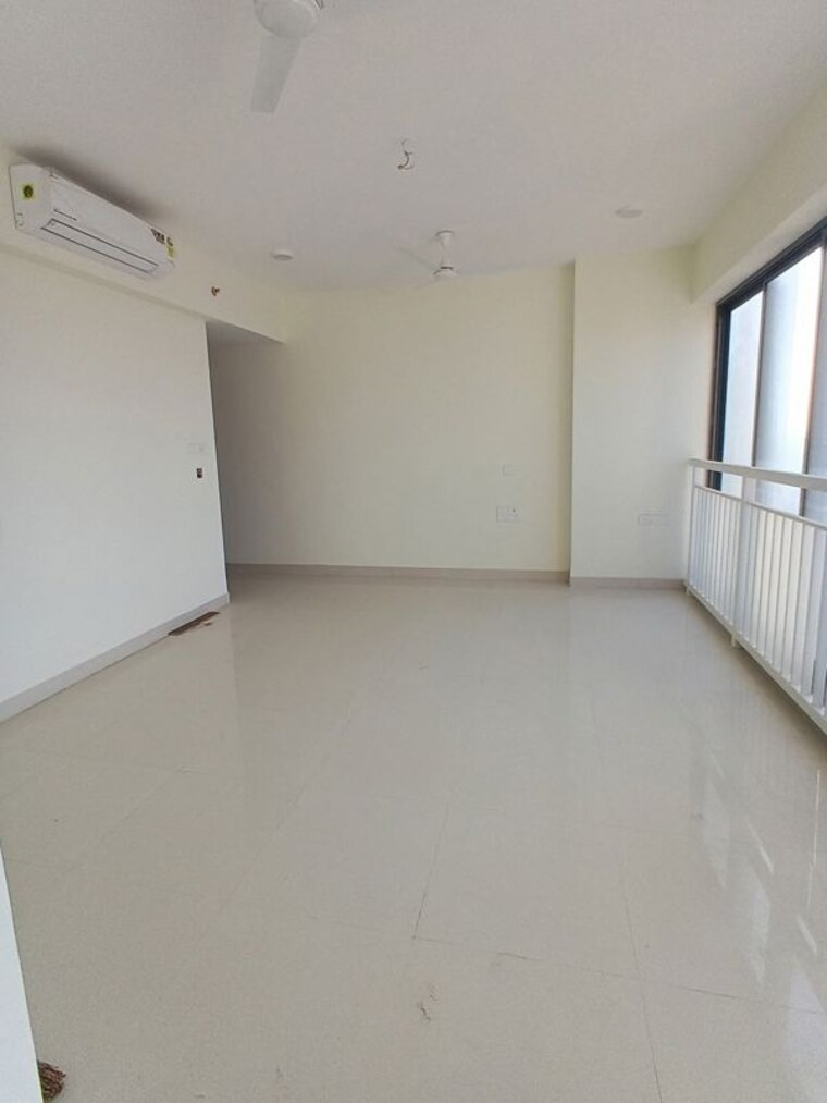 Room, je-and-vee-madhuban 3 Bedroom 1045 Sq.Ft. Apartment In Malad East Mumbai 9908076