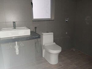 Bathroom in 3.5 BHK Apartment at Kalpataru Immensa, Kolshet Road – for Sale