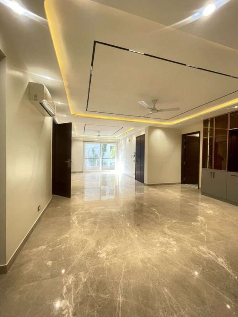 Room, sector 46 4 Bedroom 3078 Sq.Ft. Builder Floor In Sector 46 Gurgaon 9932802