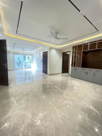 Room in 4 BHK Builder Floor at Sector 46 – for Sale