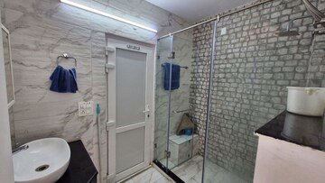 Bathroom in 1 RK Builder Floor at Lajpat Nagar ii – for Rent