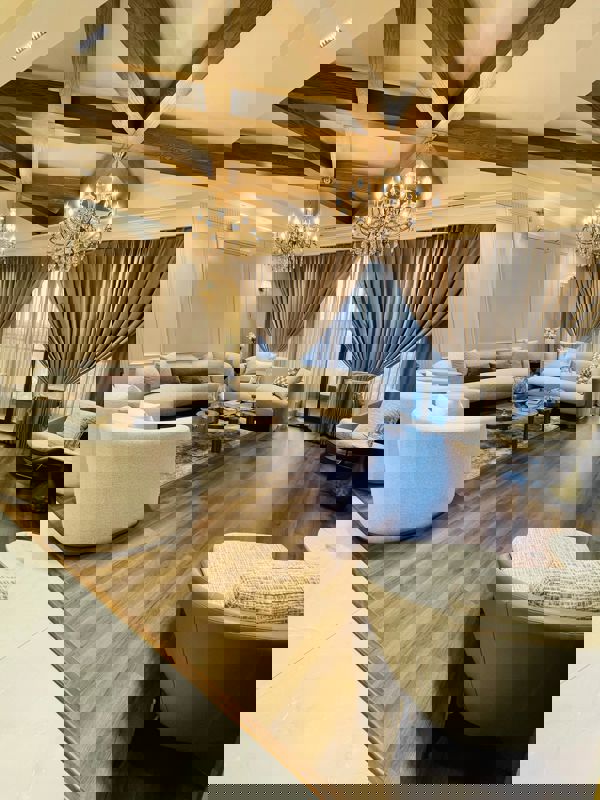 4 BHK + Pooja Room,Servant Room 2200 Sq.Ft. Apartment in Skyline Elevate