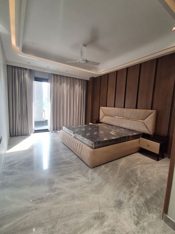 4 BHK + Servant Room Builder Floor For Sale in Nirvana Country