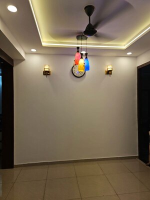 Room in 3.5 BHK Apartment at Landcraft Golf Links, Pandav Nagar – for Sale