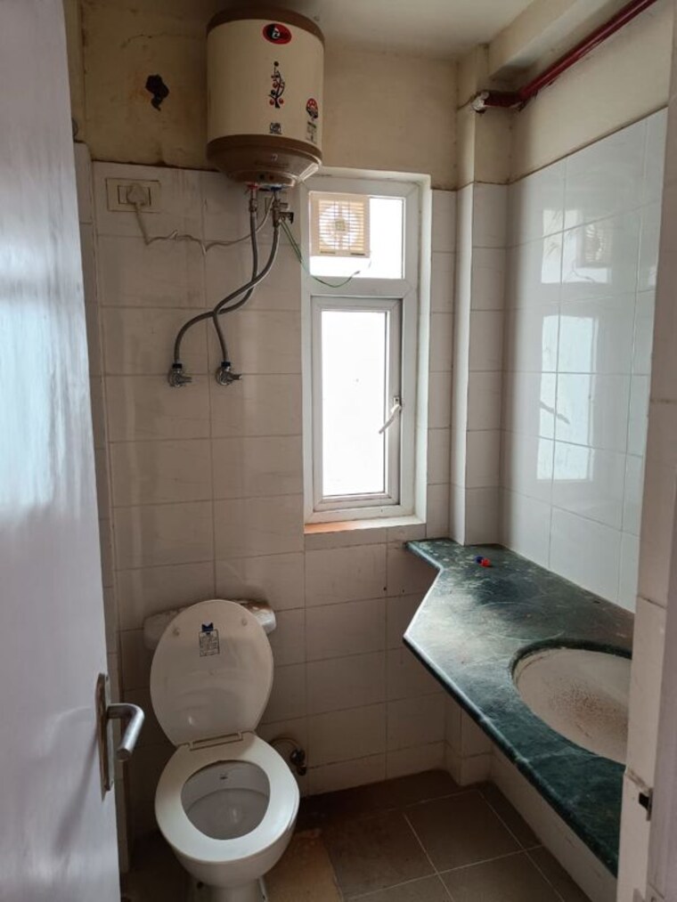 Bathroom, bptp-princess-park 2 Bedroom 795 Sq.Ft. Apartment In Sector 86 Faridabad 9932864