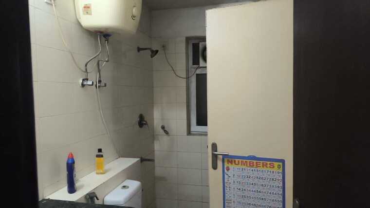 Bathroom, bptp-park-grandeura 3.5 Bedroom 2032 Sq.Ft. Apartment In Sector 82 Faridabad 9932868