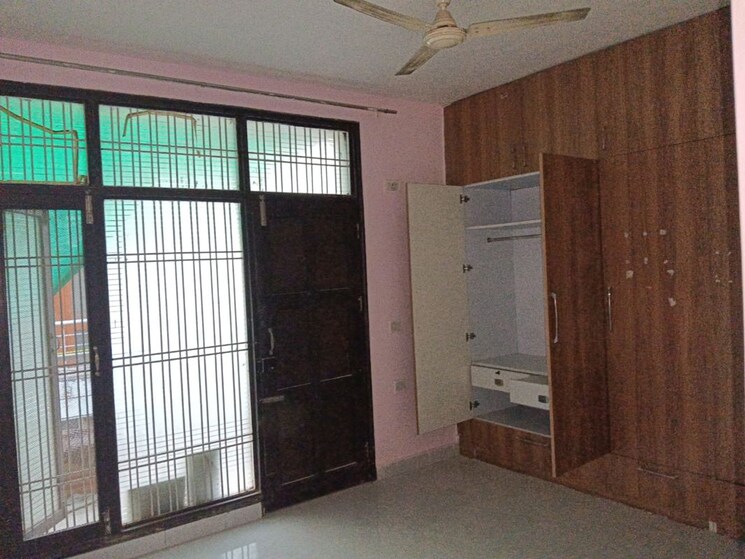 Room, bptp-park-grandeura 3.5 Bedroom 2032 Sq.Ft. Apartment In Sector 82 Faridabad 9932868