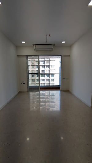 Room in 2.5 BHK Apartment at Ekta Tripolis, Goregaon West – for Rent
