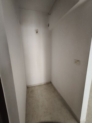 Room in 1.5 BHK Apartment at Lodha Lakeshore Greens, Dombivli East – for Sale