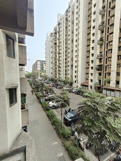 1.5 BHK + Pooja Room,Extra Room Apartment For Sale in Lodha Lakeshore Greens