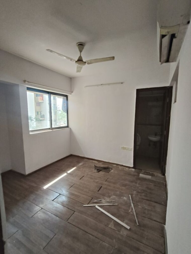 Room, lodha-lakeshore-greens 1.5 Bedroom 638 Sq.Ft. Apartment In Dombivli East Thane 9932886