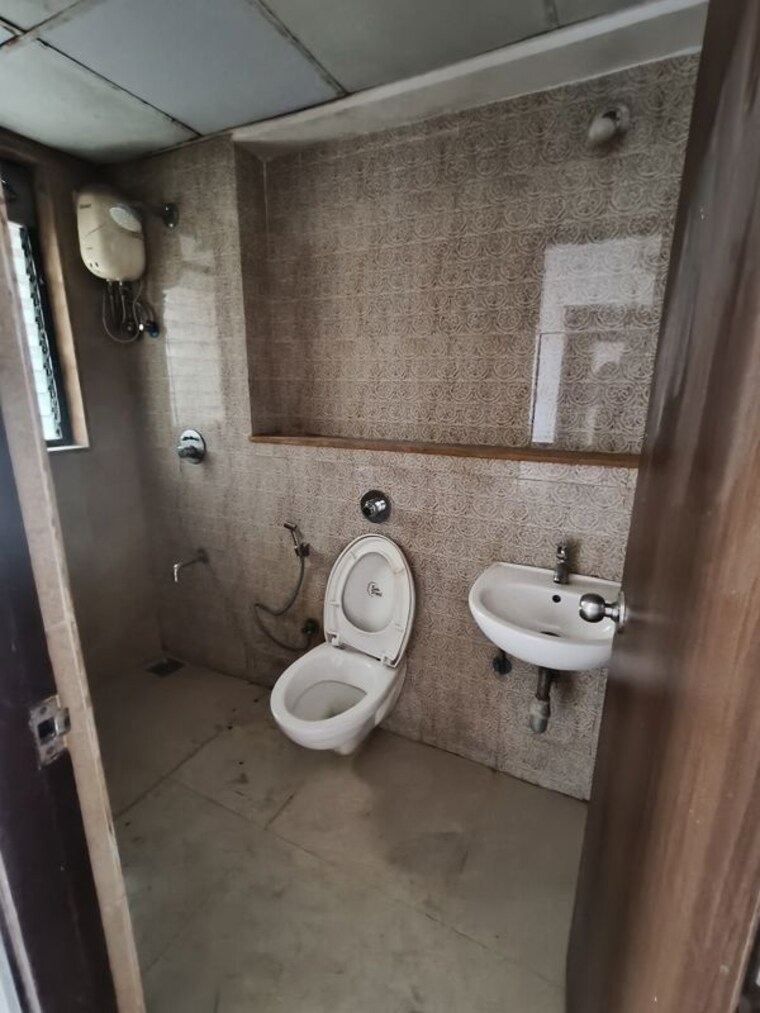 Bathroom, lodha-lakeshore-greens 1.5 Bedroom 638 Sq.Ft. Apartment In Dombivli East Thane 9932886