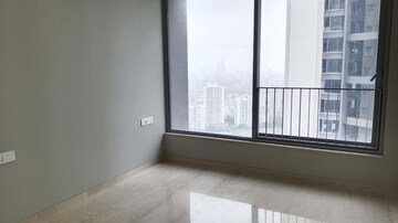 Room in 3 BHK Apartment at Oberoi Sky City, Borivali East – for Rent