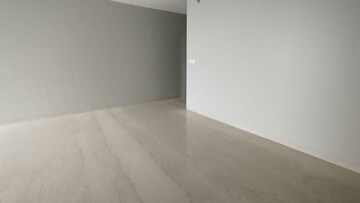 Room in 3 BHK Apartment at Oberoi Sky City, Borivali East – for Rent