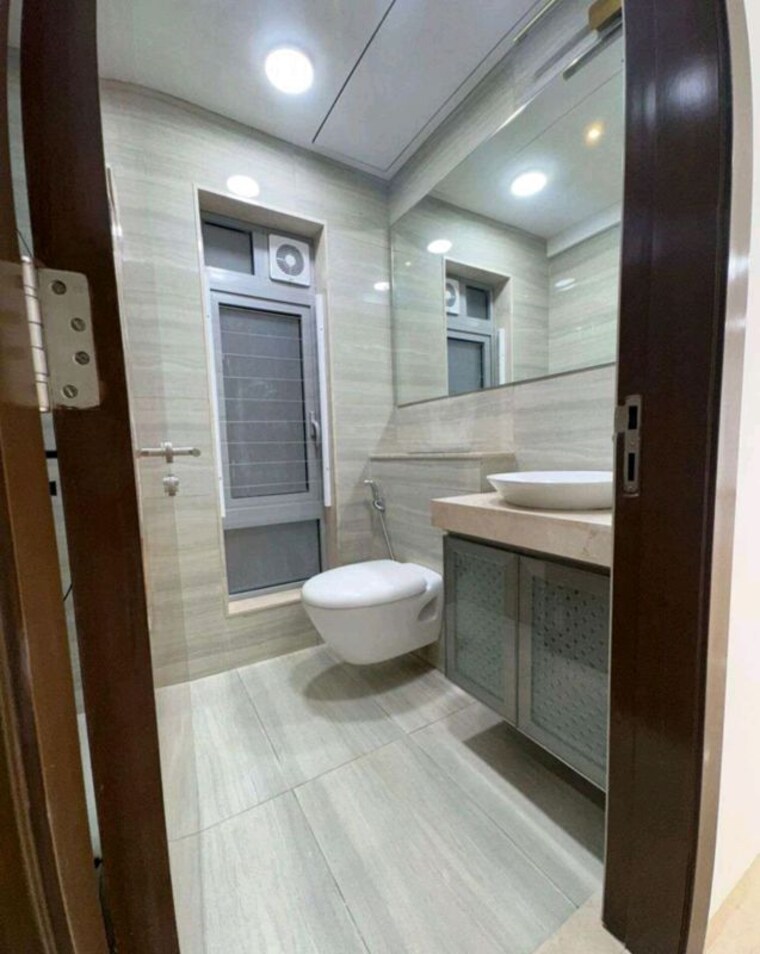 Bathroom, oberoi-realty-esquire 3 Bedroom 1366 Sq.Ft. Apartment In Goregaon East Mumbai 9901189