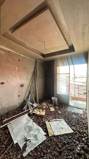 Kitchen in 3 BHK Builder Floor at Mahendra Enclave, Shastri Nagar – for Sale