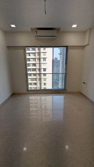 Room in 2.5 BHK Apartment at Ekta Tripolis, Goregaon West – for Rent