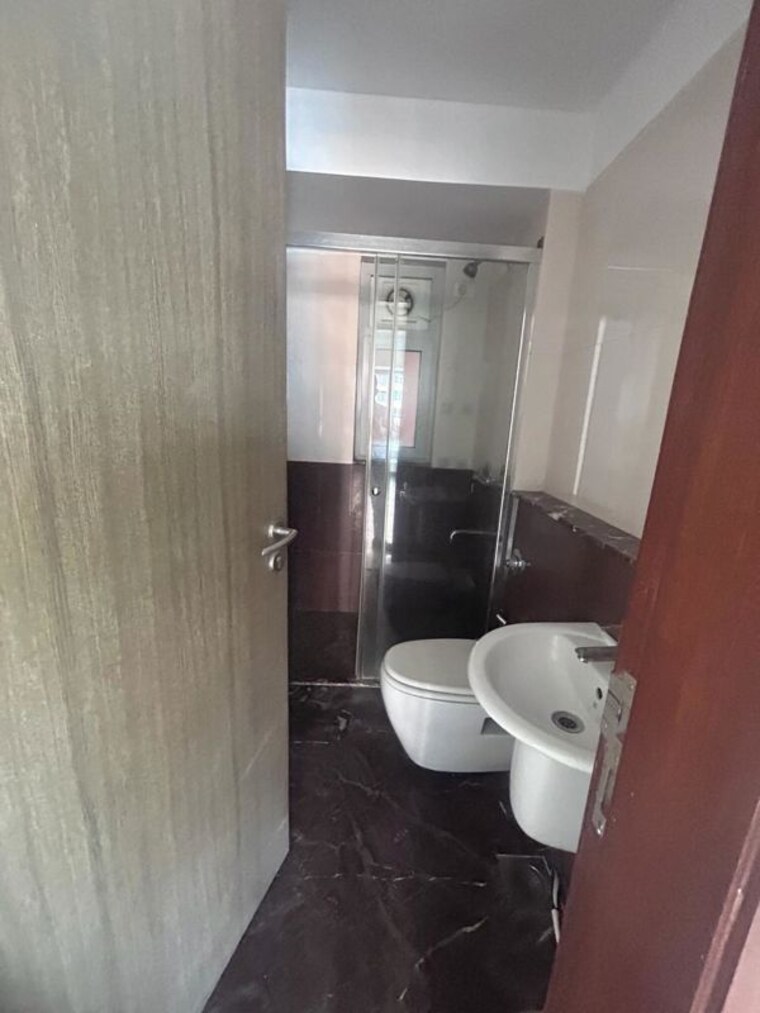 Bathroom, db-woods 2.5 Bedroom 1680 Sq.Ft. Apartment In Goregaon East Mumbai 9897094
