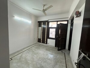 Room in 3 BHK Apartment at Sector 12 – for Rent